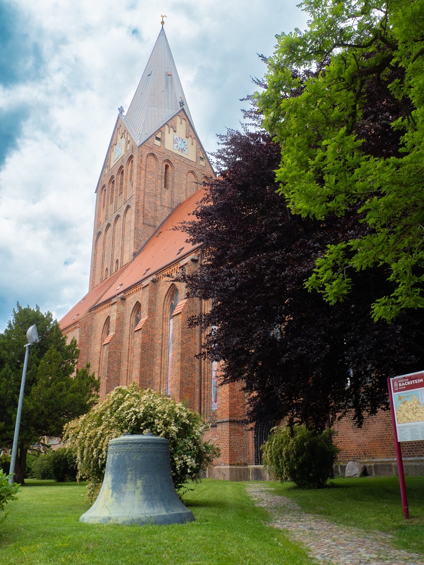 St. Mary's Church, Barth