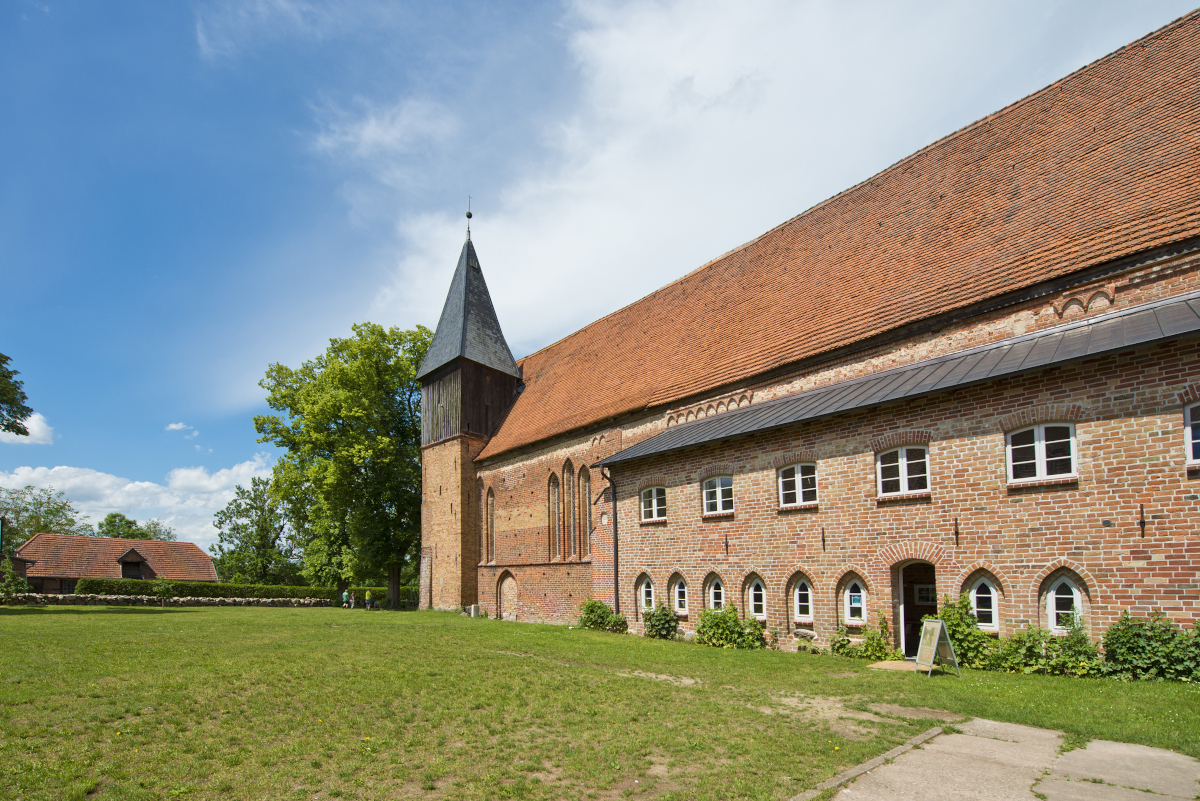 Kościół w Rühn, Ziemia Bützower Land