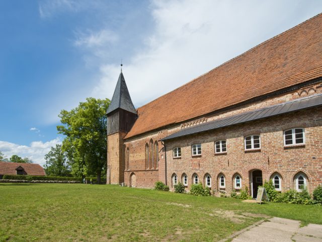 Kościół w Rühn, Ziemia Bützower Land