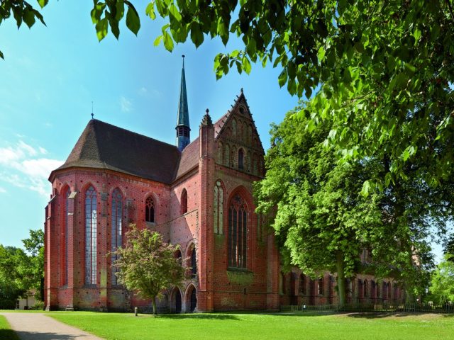 Klasztor cysterski, Chorin